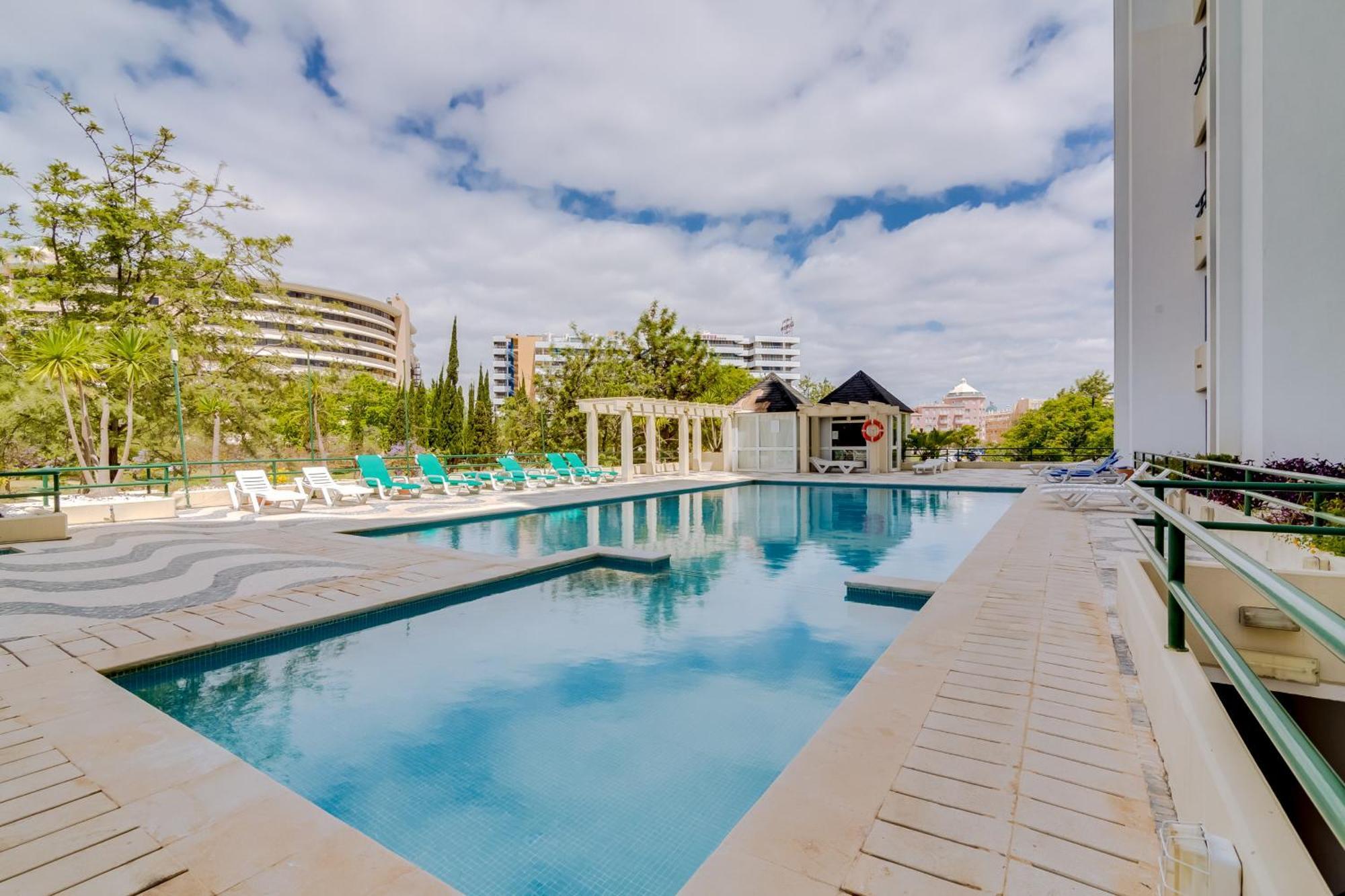 Talia - Pool City Center - วิลาโมรา ภายนอก รูปภาพ